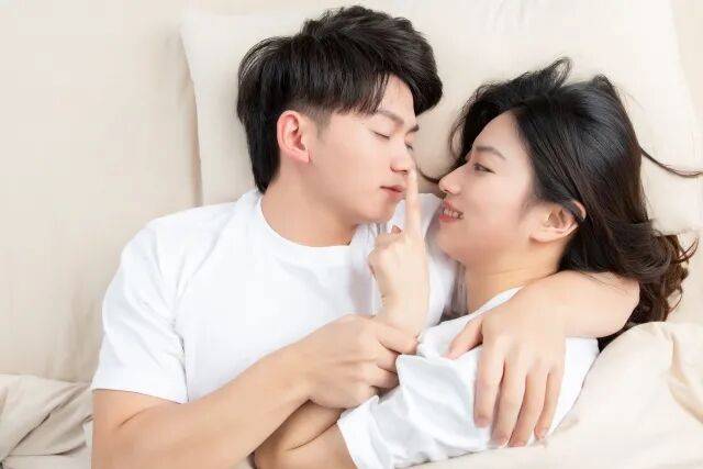 产后越晚同房越好吗?科学解读产后同房的最佳时机