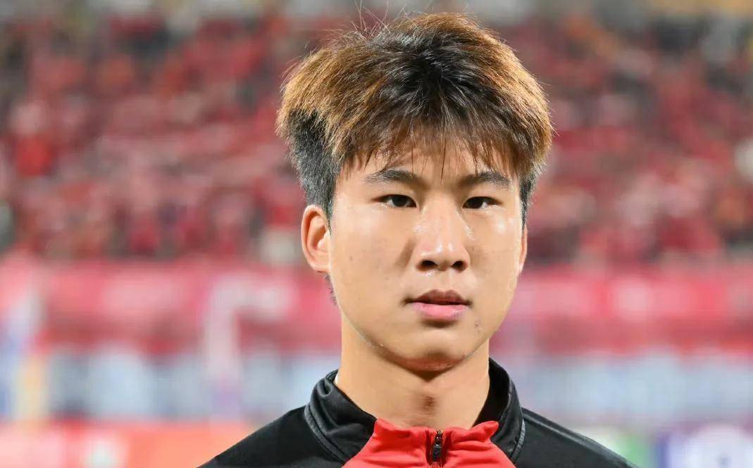 国足亚运队补招2将入队，李新翔入选实至名归，张志雄补充中场