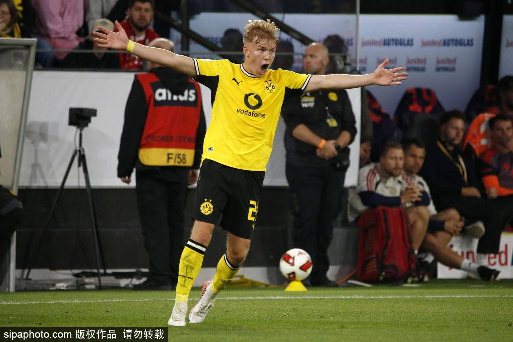 施洛特贝克复出感言：足球是肾上腺素的瘾，3-0大胜帕德博恩背后的故事