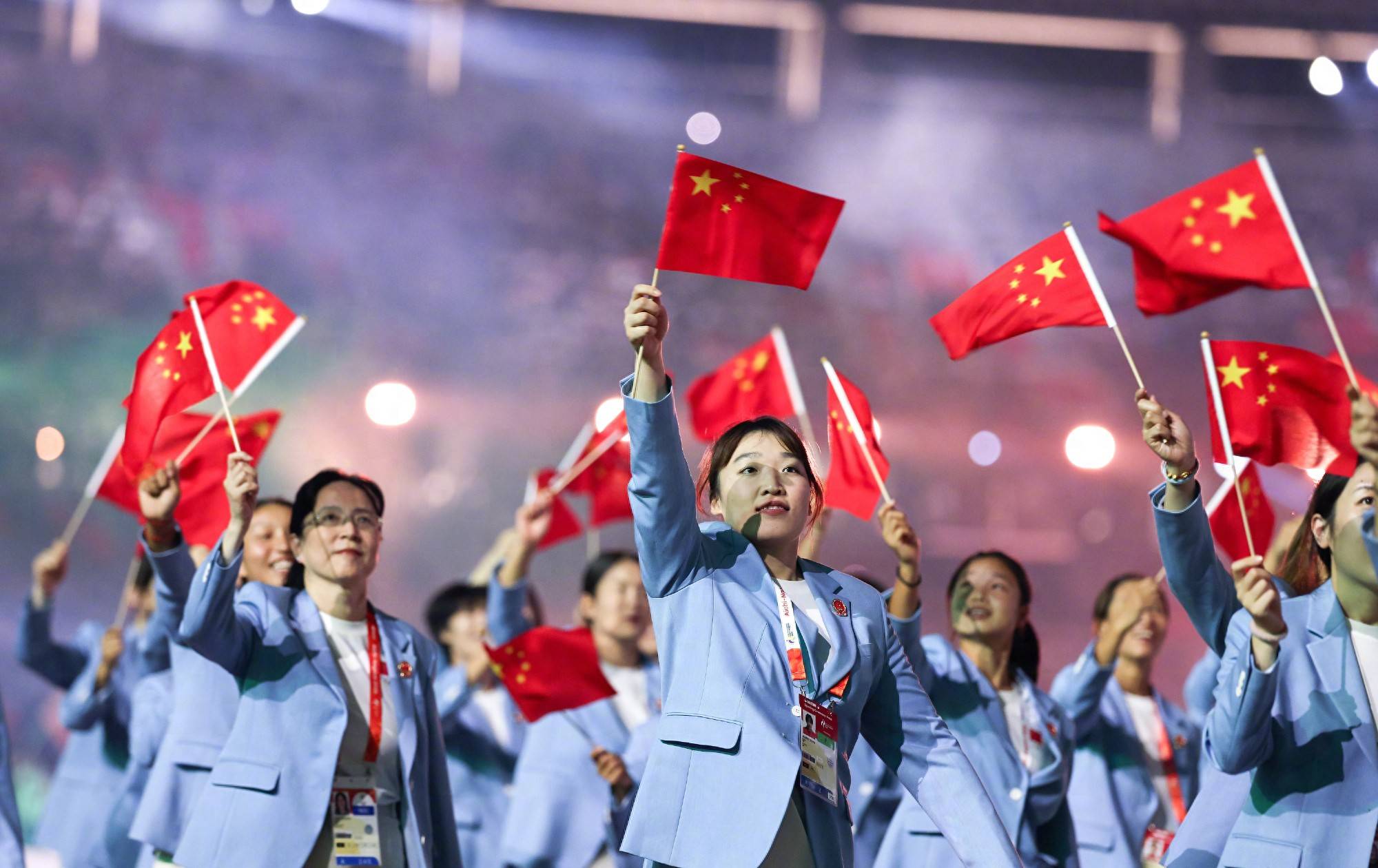 亚运会开幕式太诡异，日本又玩砸了！伊朗提前离场，退场秩序混乱