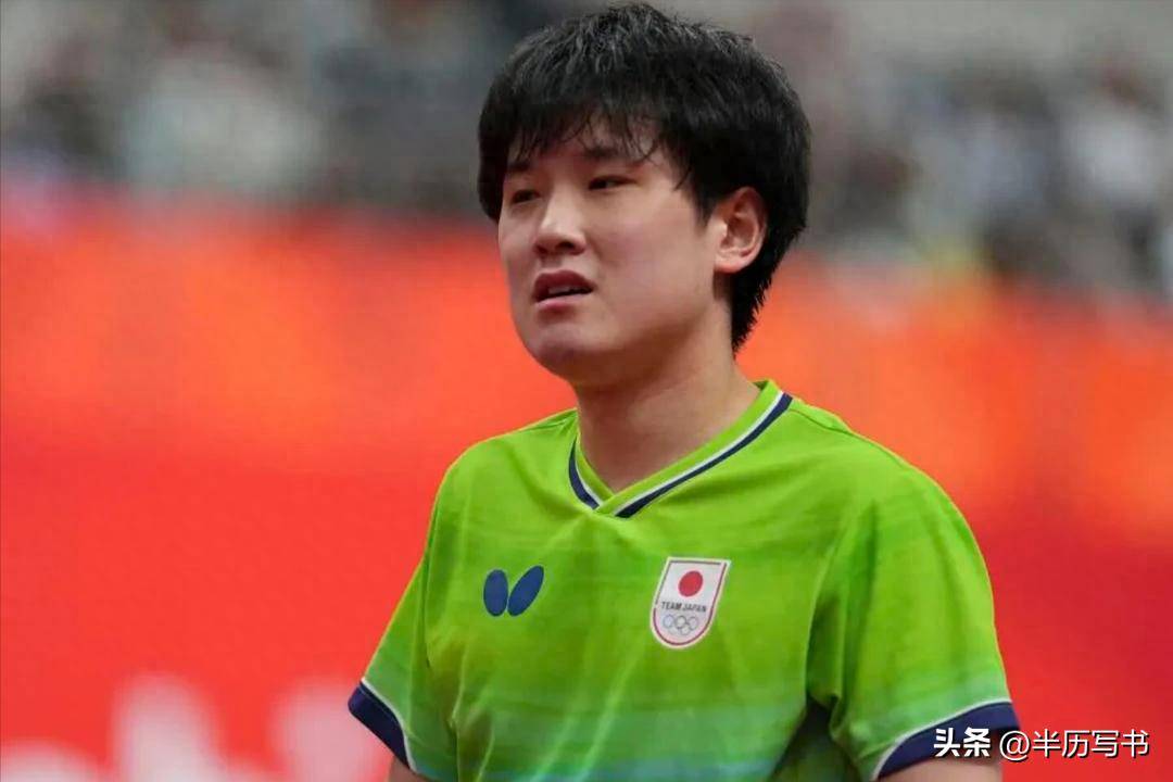 张本智和没想到，他不仅输给了伊朗，还被两兄弟追着打，无力还手