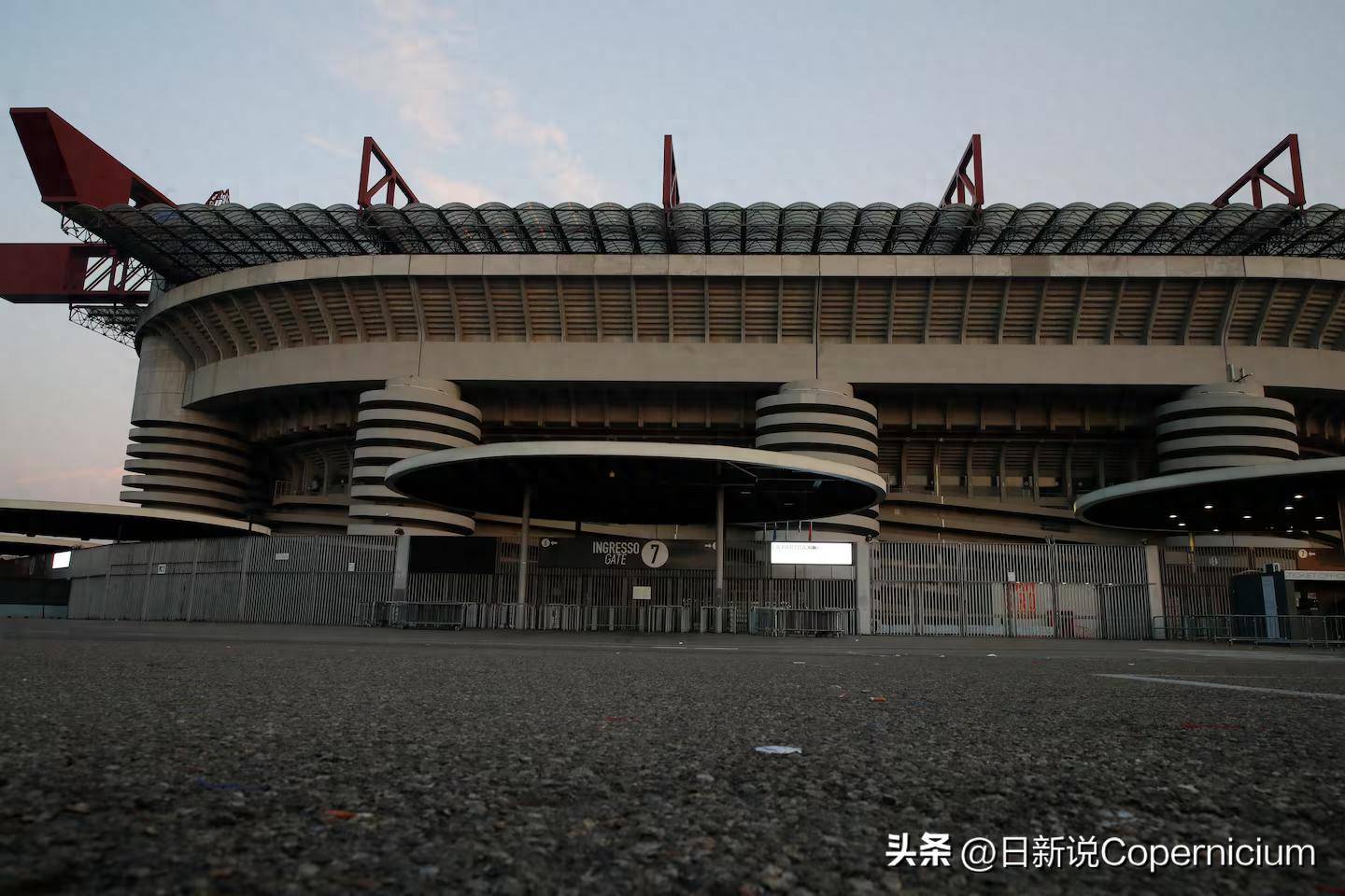砸21.5亿建新球场，国际米兰要拆圣西罗，意大利百年球场成为历史