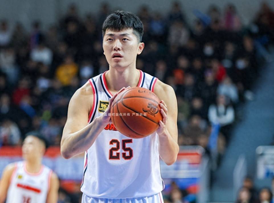 广东男篮迎利好！杜锋爱将补测达标，全队人员齐整冲击新赛季征程
