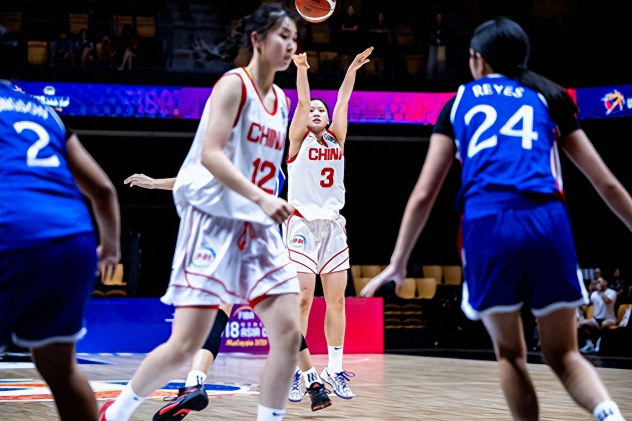 单场35+10！17岁女篮天才亮相，1米78新星复刻李梦打法？