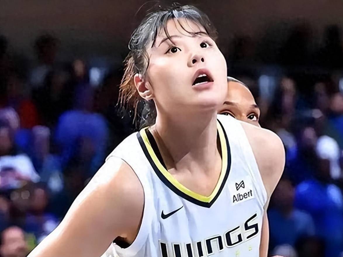 10月中国女篮喜讯不断！三大名将李梦、李月汝、韩旭，各有新机遇
