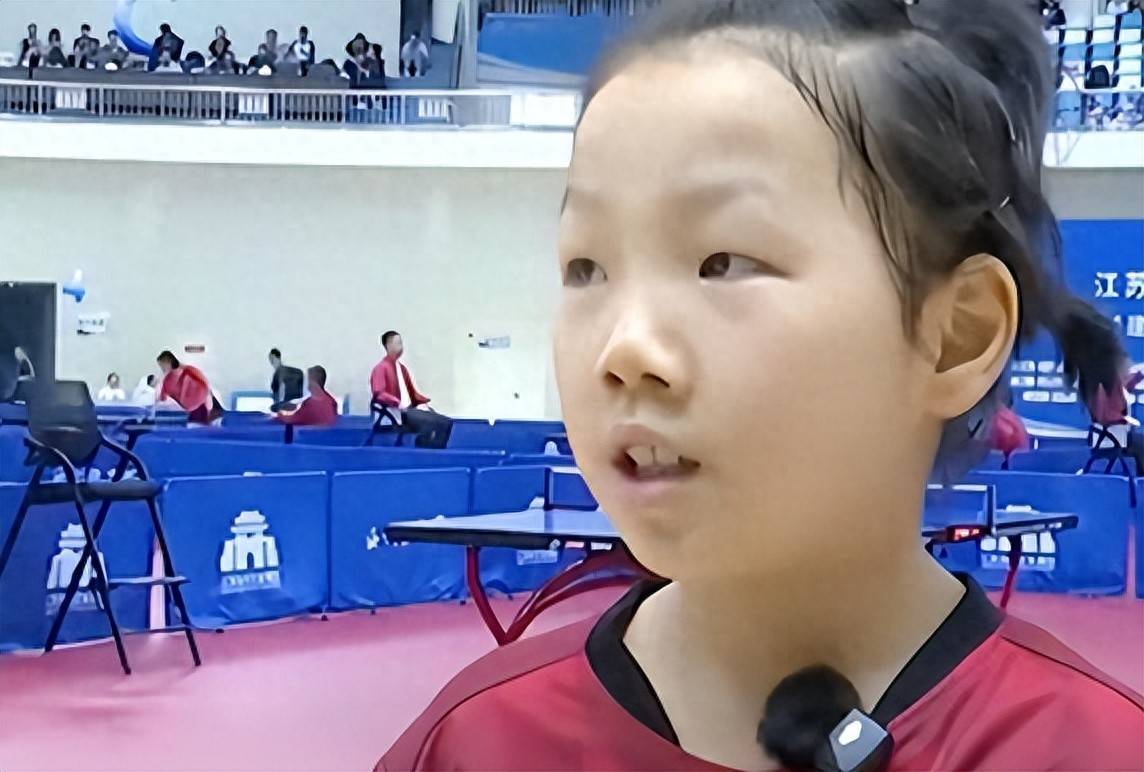 国乒新星崛起！8岁乒乓小将蒯捷夺冠，以姐姐蒯曼为目标勇攀高峰