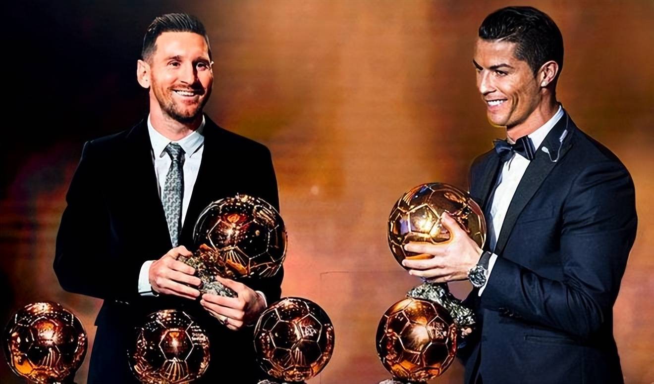 Gallery - Kết quả bỏ phiếu ban đầu giải thưởng Quả bóng vàng cho thấy Cristiano Ronaldo (75%) áp đảo Messi (9%). Liệu việc chi tiền vào các cuộc thăm dò ý kiến ​​có thể quyết định người chiến thắng giải thưởng Quả bóng vàng? - image 16