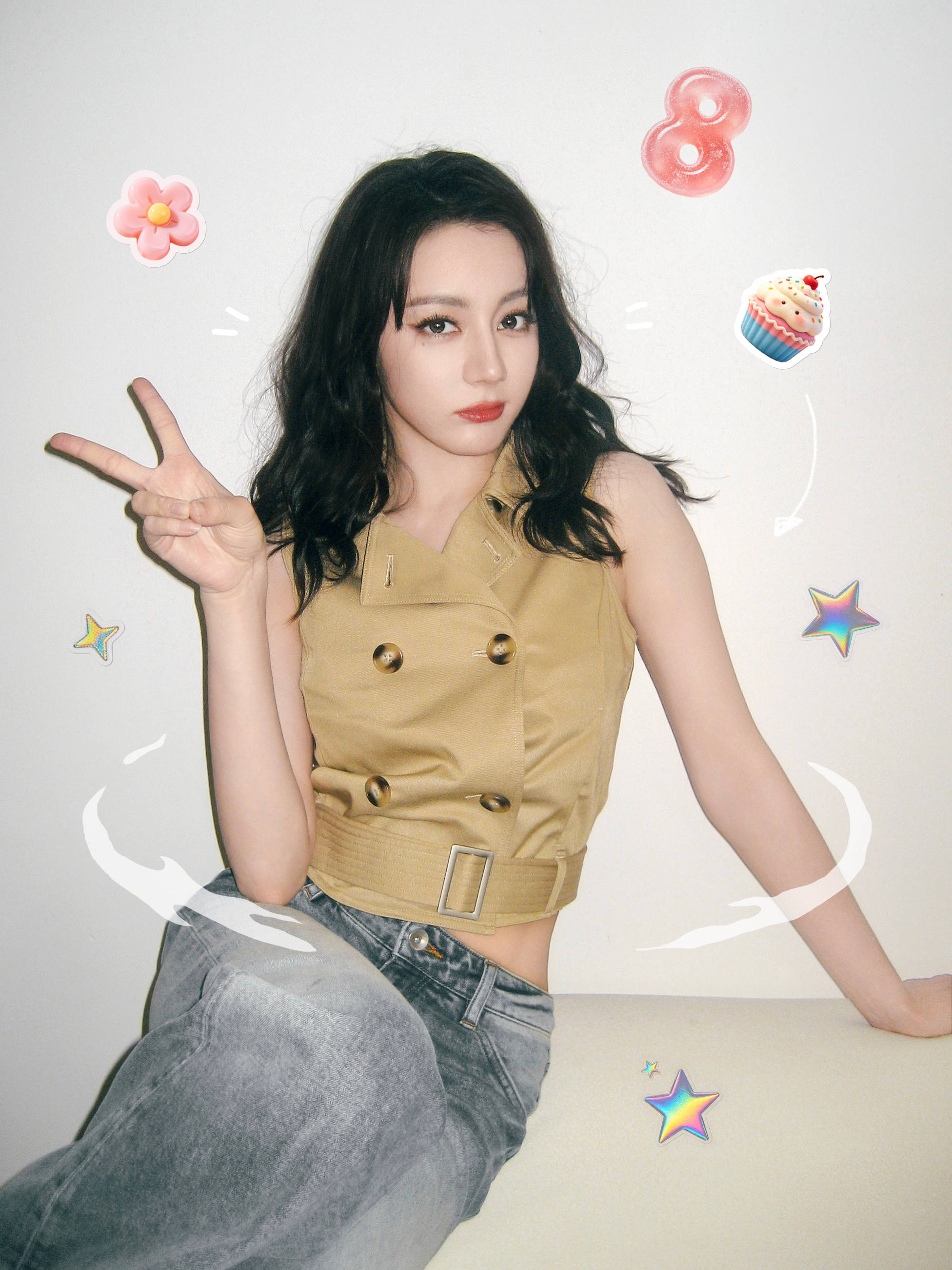 迪丽热巴好意思照俏皮可人！嘟嘴wink青娥感迷漫